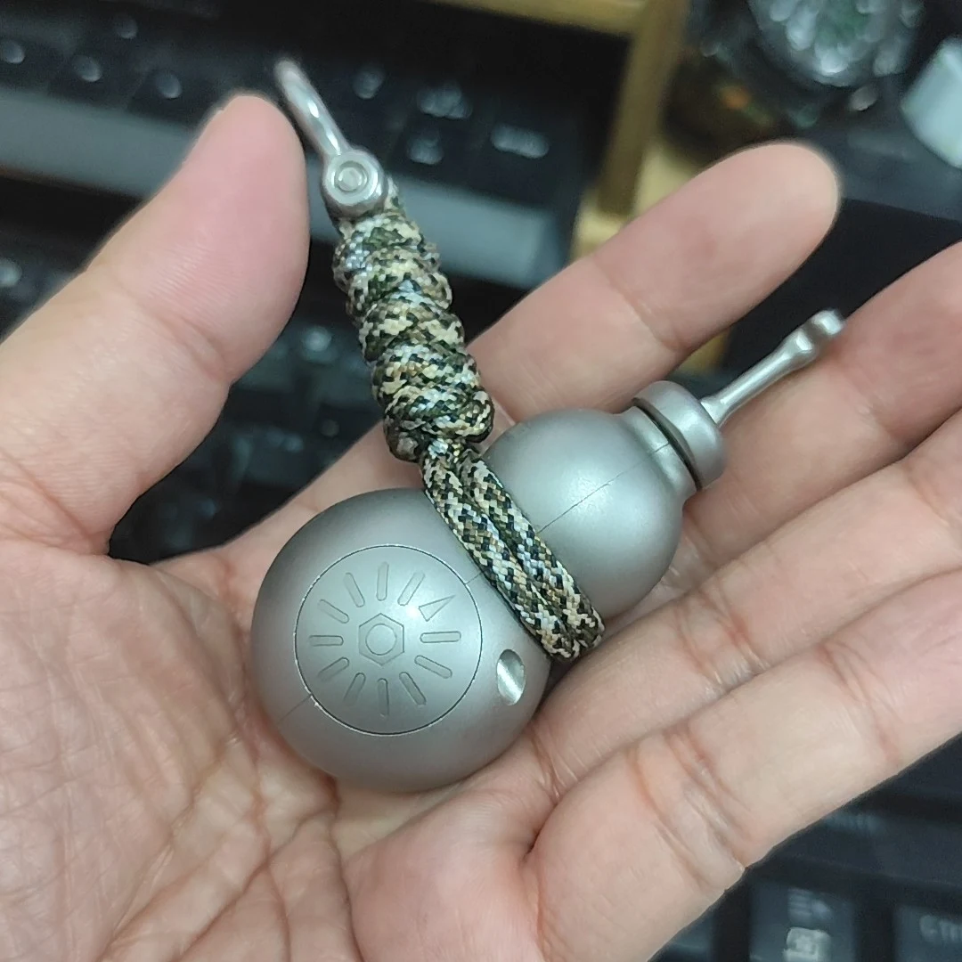 Metal Fanatical Sword Hoist, Edc, Stainless Steel, Mechanical Magnetic Suction Push Card. There Is Machinery for Pulling Swords