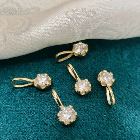 

18k gold diamond pendants for women moissanite pendant au750 jewelry