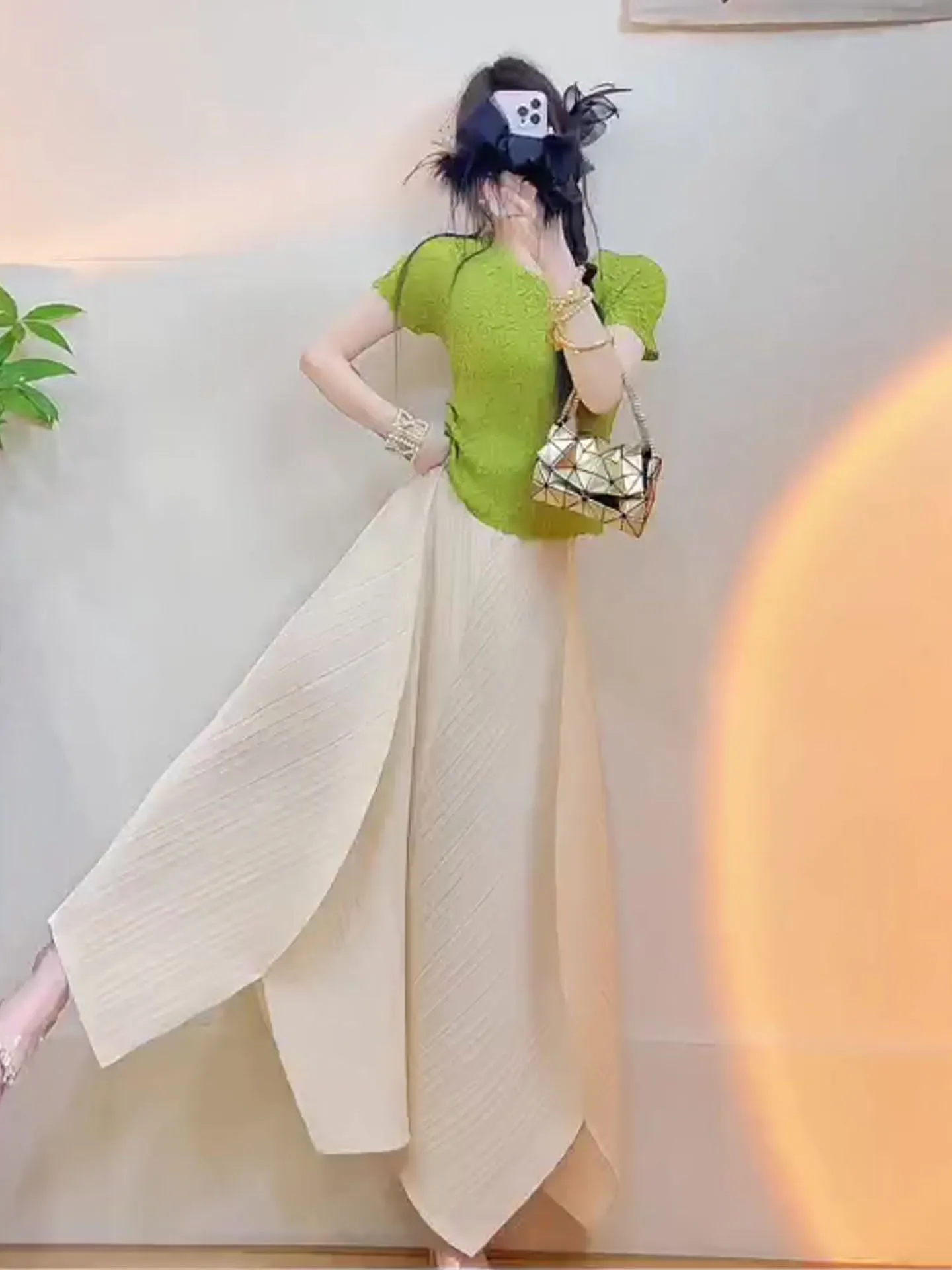 

Chic Pure Color Summer Green Short Sleeve Slim Fit Top And Skirt Set Korean Style Pleated Half-length Skirt Fashionable Women...