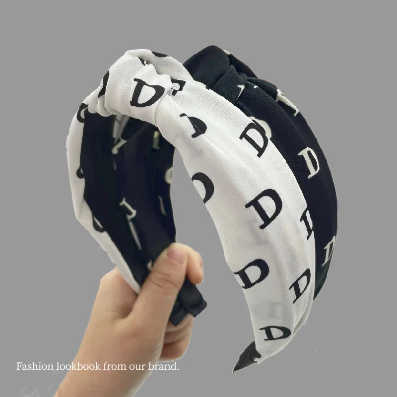 

Black White Print Headband Knotted Wide Edge Design Soft Fabric Hair Accessory for Women Girls Fashion Daily Use