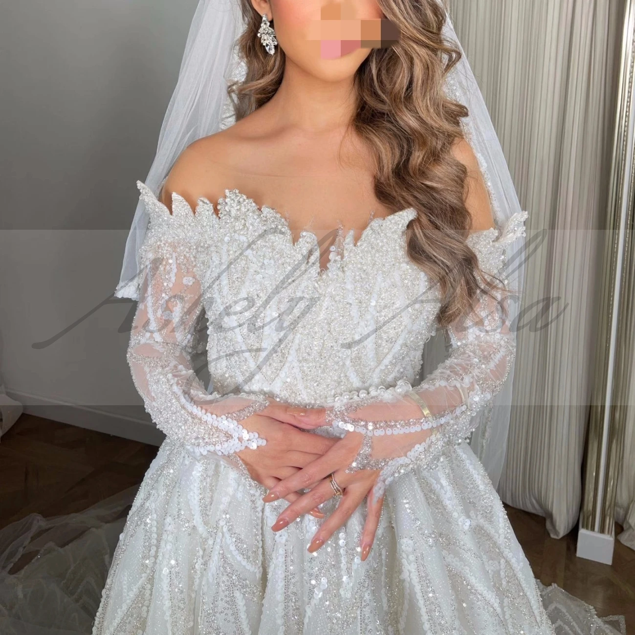 AQ205 Customized Long Seeve Wedding Dresses Off Shoulder Rhinestone A Line Sweep Train Bride Bridal Gown Vestido De Noiva Robes