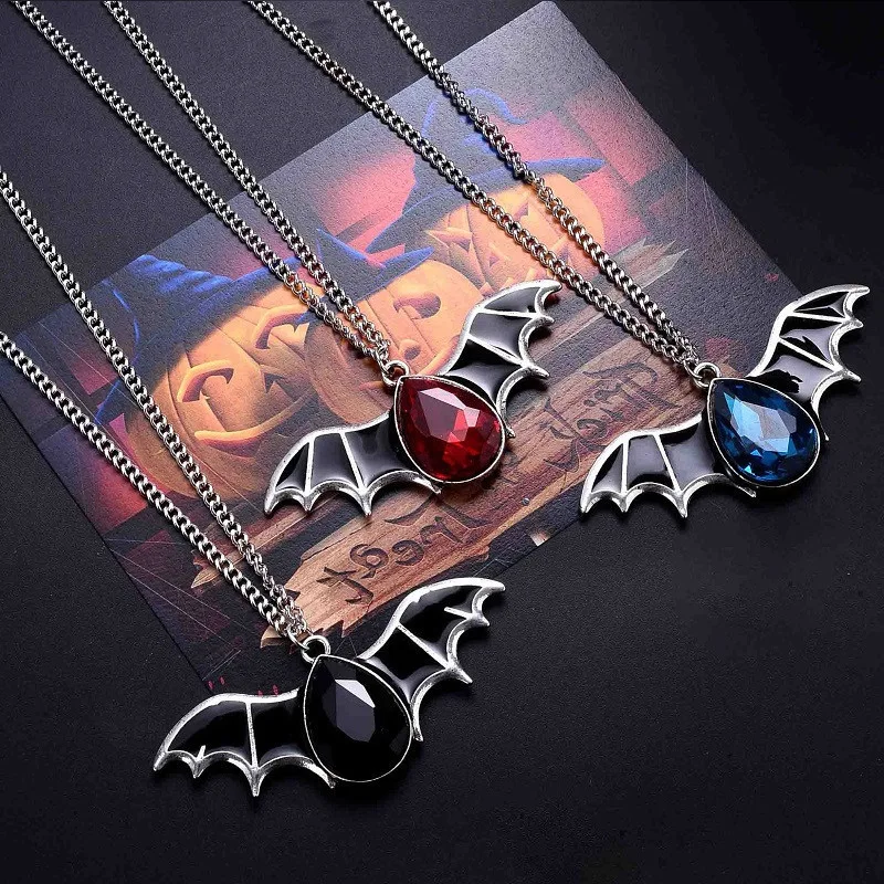 

Personalized Punk Style Bat Pendant Necklace For Men And Women Niche Design Halloween Gift Jewelry Wholesale Direct Sales