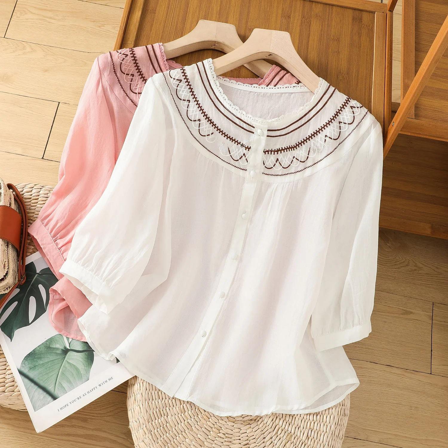 

Elegant Embroidered Linen Shirt Women's Fashion Slim Fit Five-Quarter Sleeve Top Versatile Summer New Arrival
