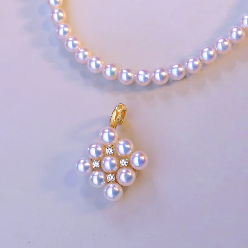 

Natural Akoya Seawater Pearl Pendant Necklace - 18K Gold Universal Clasp Rhombus Mini Pearl Jewelry