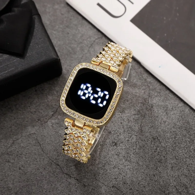 ساعات رقمية فاخرة من حجر الراين للنساء، ساعة LED بسيطة تعمل باللمس، حزام فولاذي أنيق، ساعة للسيدات باللون الذهبي الوردي Reloj Mujer