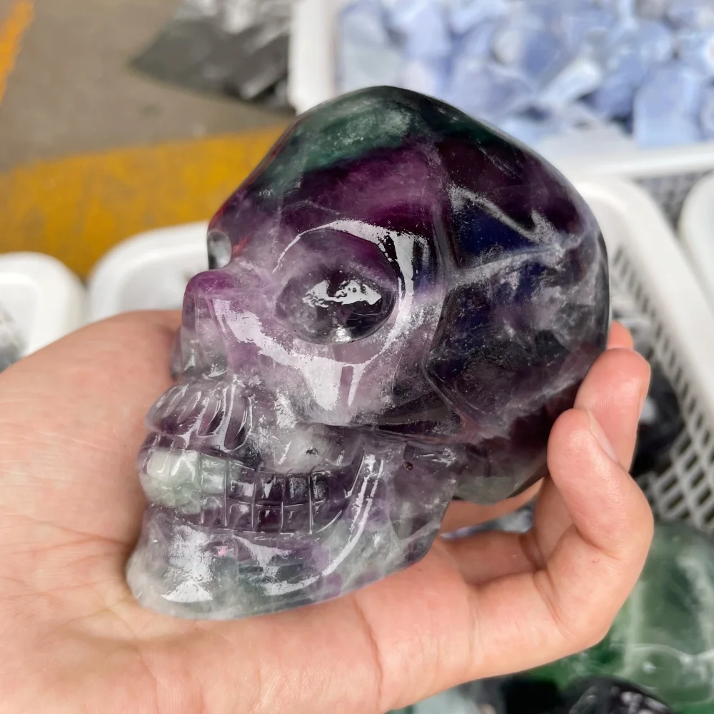1pcs Natural Rainbow Fluorite Skull Carving Reiki Healing Polished Energy Stone Feng Shui Room Decor Gift for Home Decor