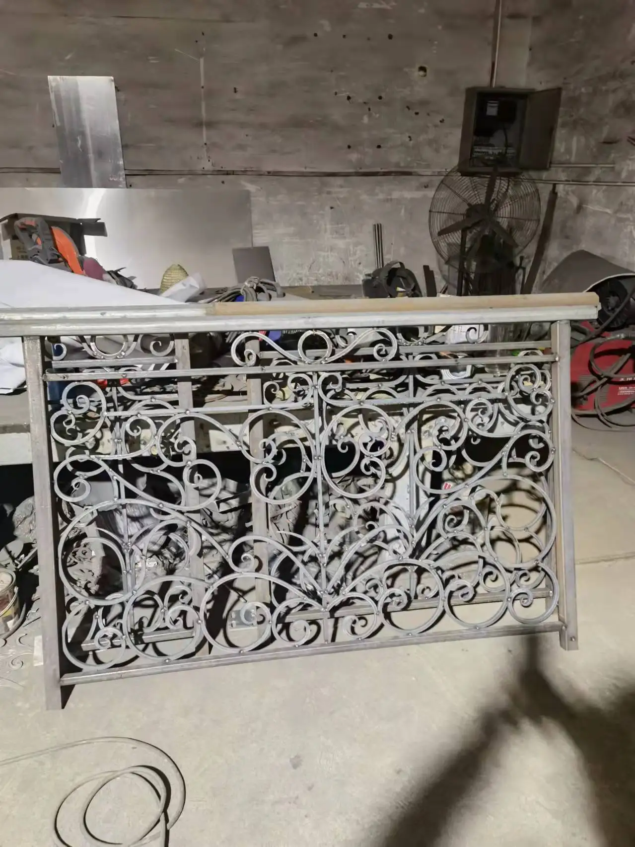 

Wrought Iron Railing Manufacturers China 12 Gauge Steel Villa Balcony Balustrades Staircase Design