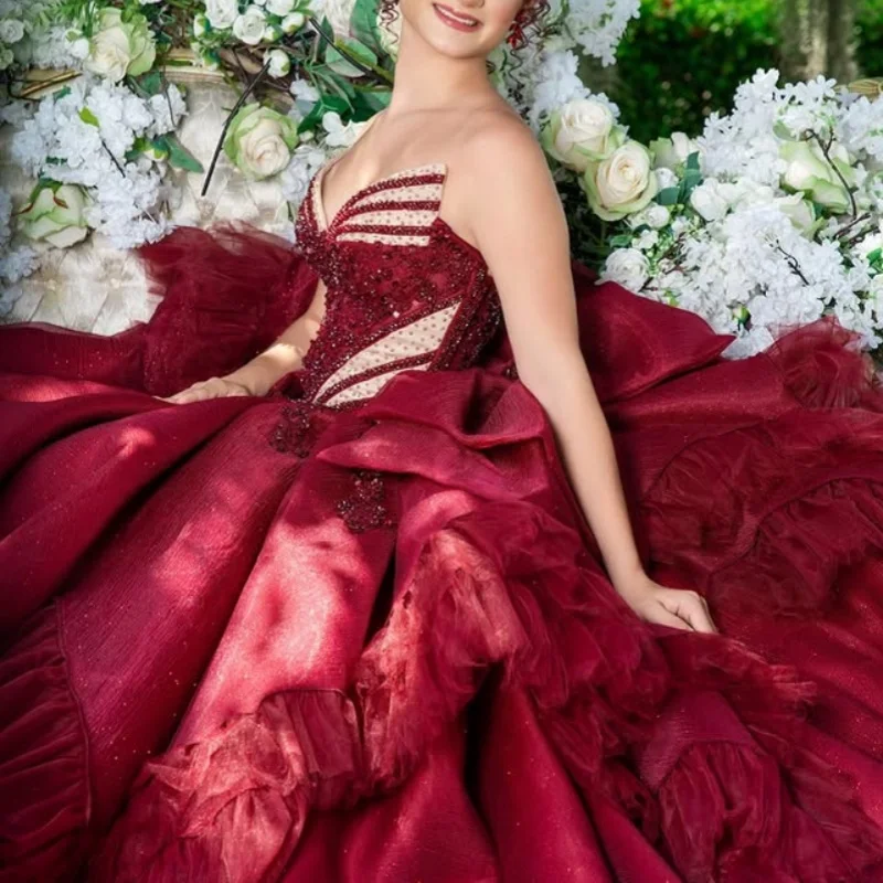 Рисунок 2 - Блестящее винно-красное платье Quinceanera
