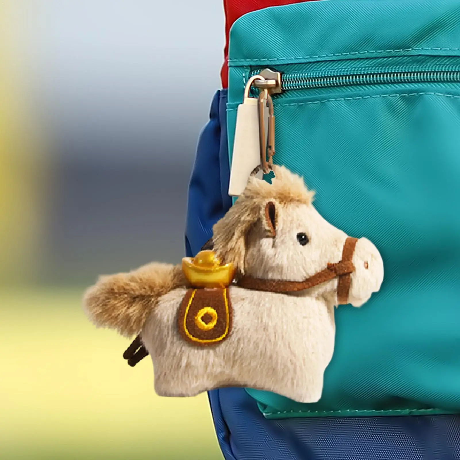 Cavalo de pelúcia carro pendurado ornamento espelho retrovisor decoração ano do cavalo saco acessórios viagem segurança charme presentes de ano novo