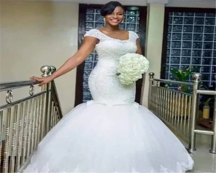 Customized Fashion O-Neck Short Sleeve Crystal Appliqued Mermaid Wedding Dresses Wholesale African Custom Made Gowns
