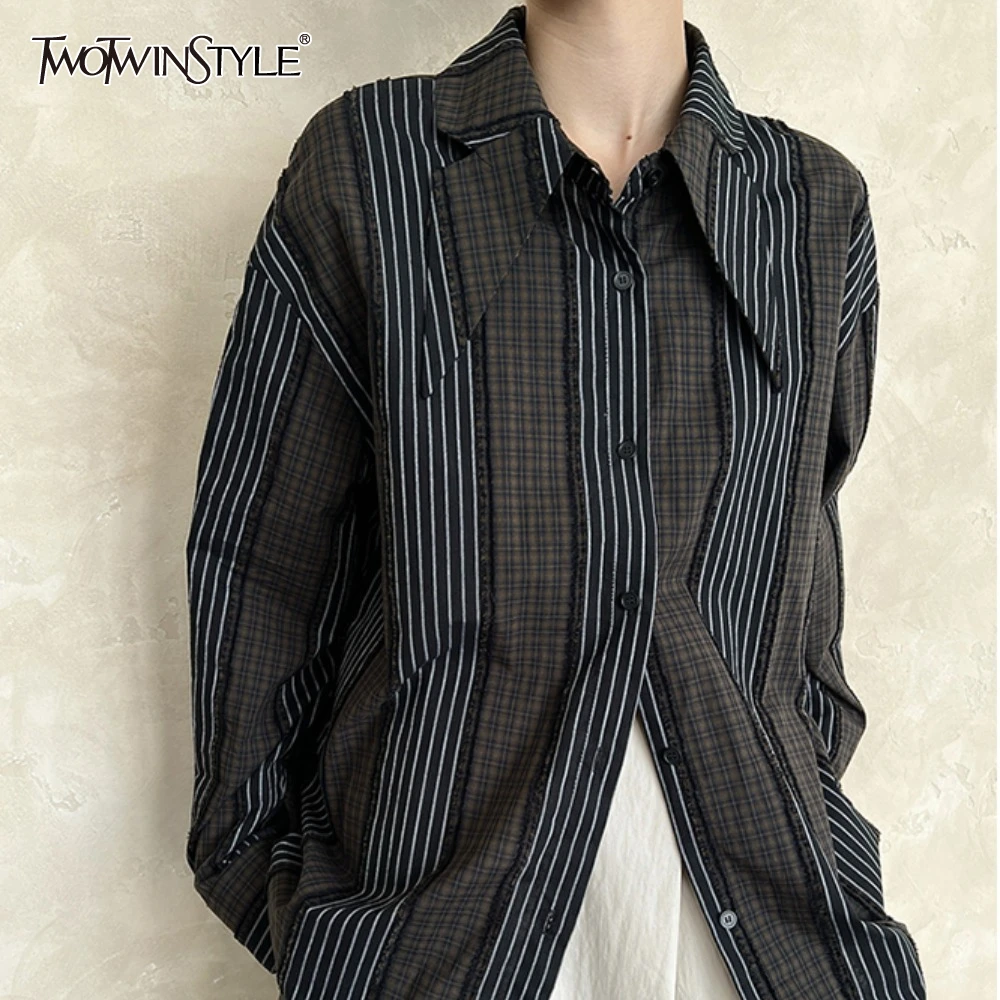 

TWOTWINSTYLE Check Loose Casual Blouses for Women Lapel Long Sleeve Temperament Shirts Femalefashion Style New