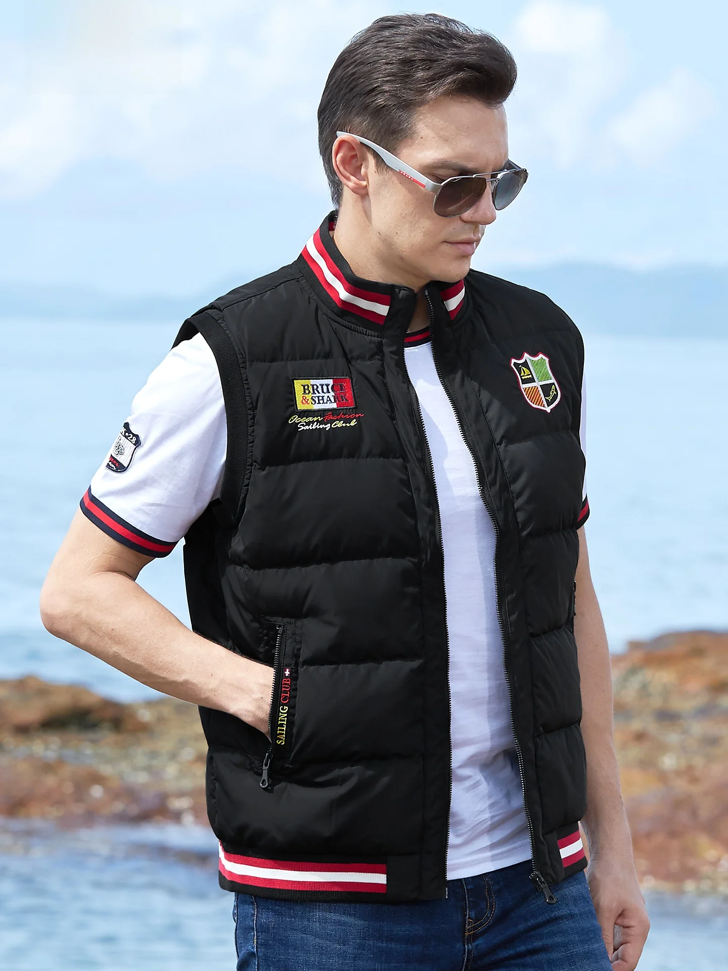 

Winter New Men's down Vest 2024 Loose Fit Warm Thi Du Feather Vest Faionable Streetwear Bruce & ark Brand