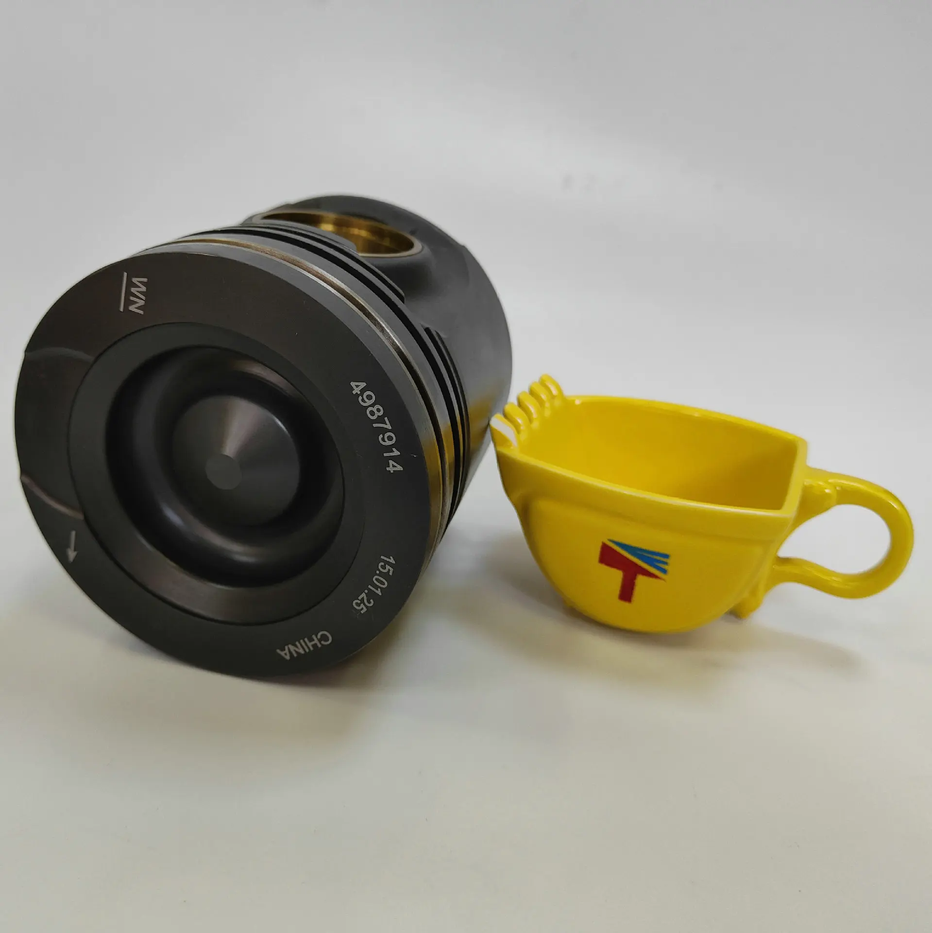 Поршень 4897914 для деталей двигателя Cummins ISLE L375 QSL9