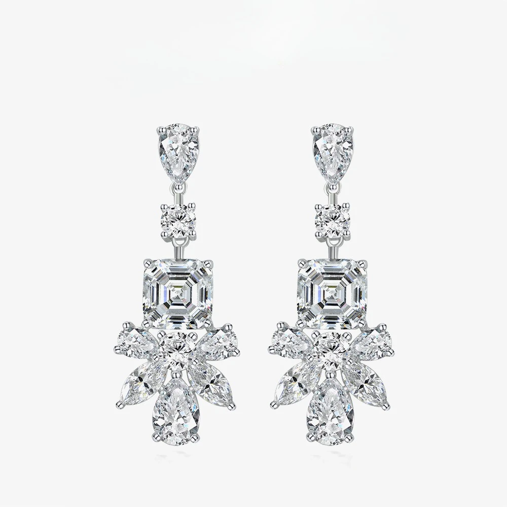 

2025 New 4-carat White 9 * 9 Asche 925 Silver Earrings with Luxurious Temperament, European and American Ins