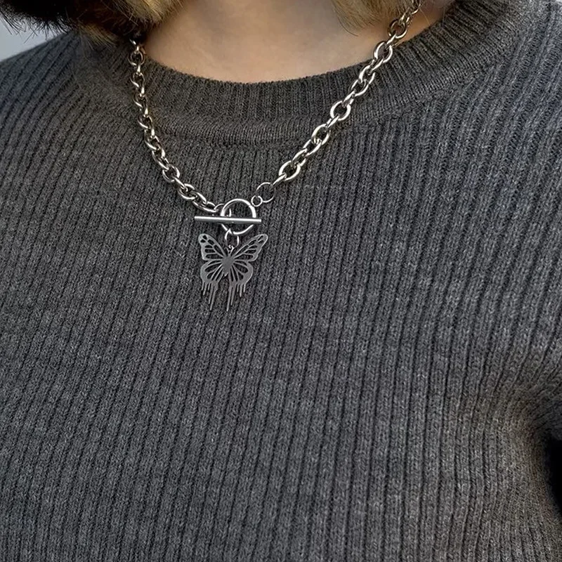 

Hip Hop Alloy Hollow Butterfly Pendant Necklace Long Chain OT Buckle Jewelry Necklace for Women Fashion Sweater Chain Gift