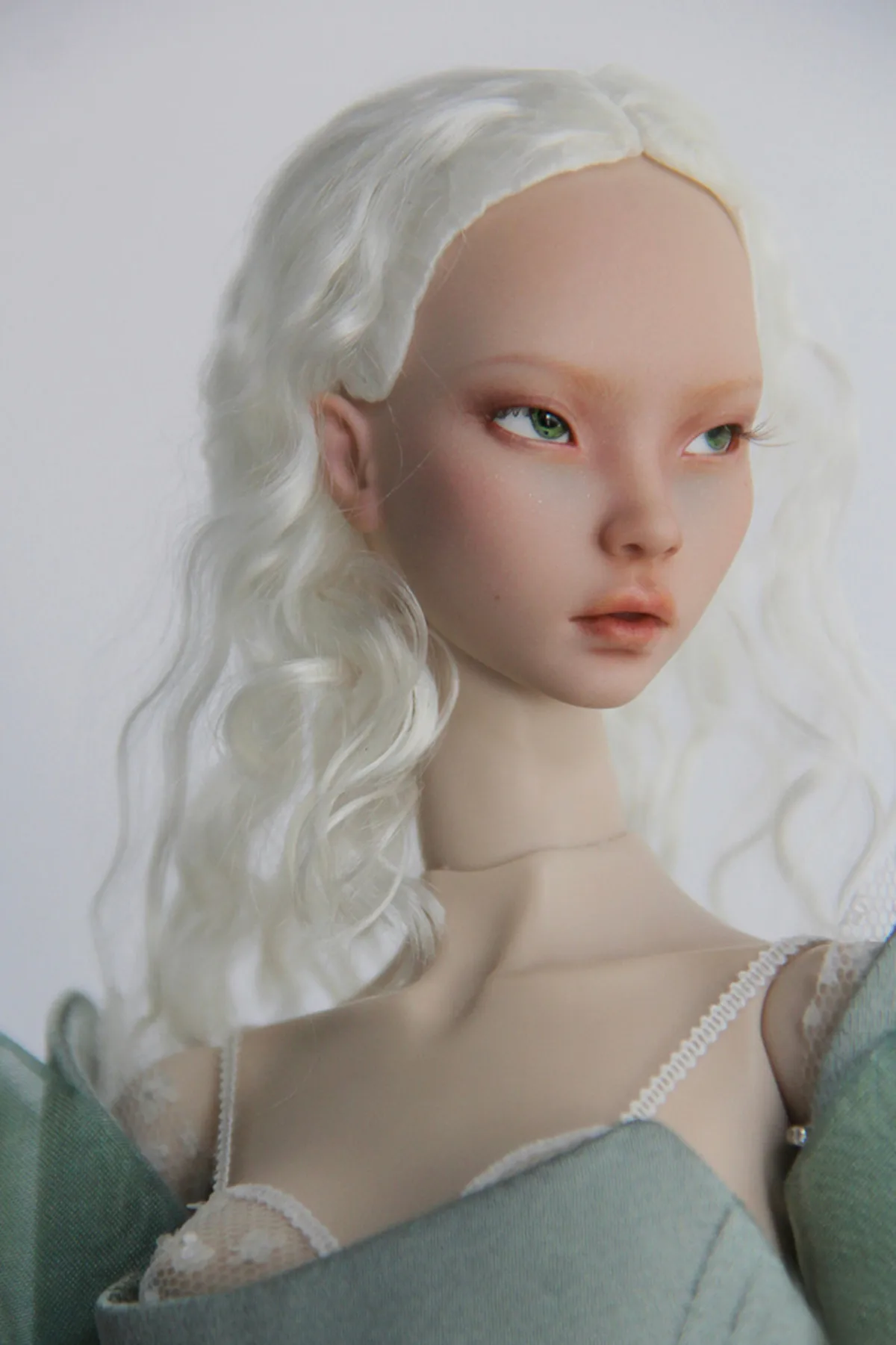 

New BJD DOLL sd 1/4 supermodel Ivy Sasha resin model figures toys movable neck High Quality toys Stock Makeup