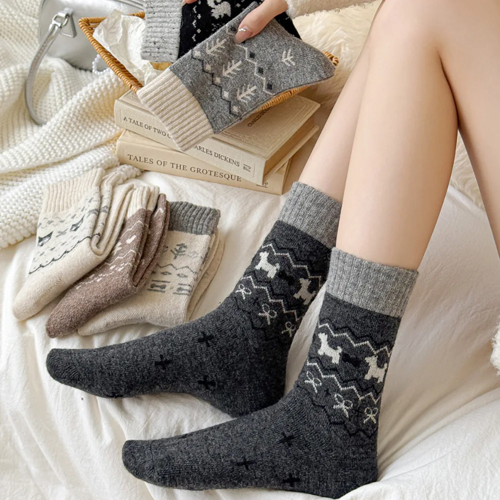 

2025 new delivery young girl fashion socks Teenagers autumn winter spring sock 5pair/lot cartoon students black adolescent