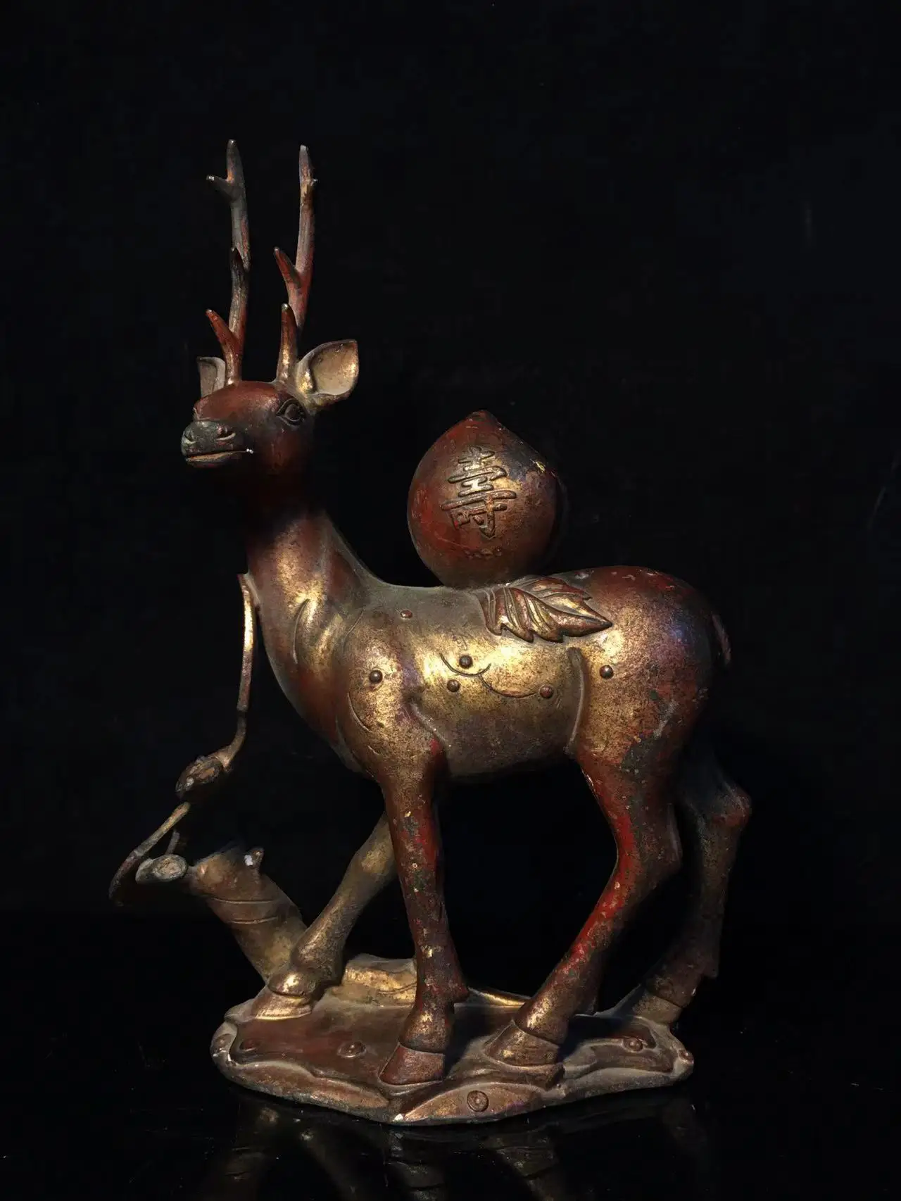 Old Qing Dyansty copper  deer statue,Drag the peaches deer statue,Handmade