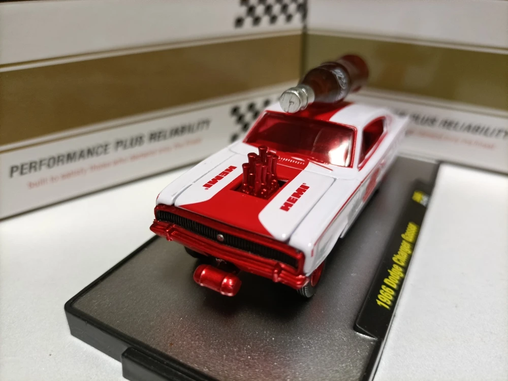 M2 MACHIANES 1:64 dodge charger daytona hemi gasser Collection of die cast alloy trolley model ornament