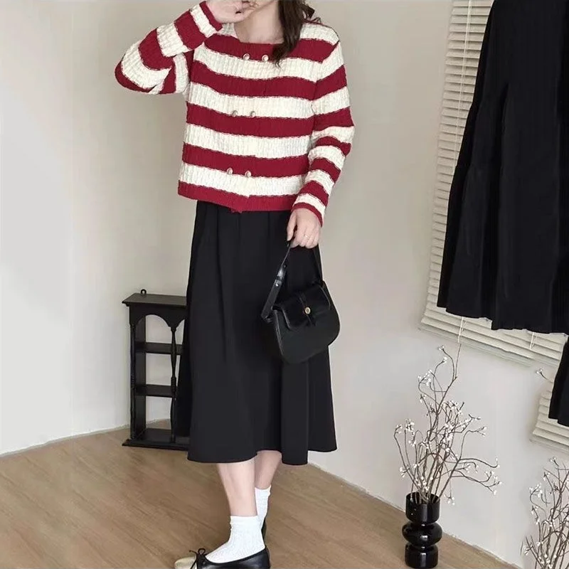 2023 Autumn Winter New Fashion Stripe Loose Button O-neck Long Sleeves Office Lady Basics Casual Leisure Knitted Female Coat