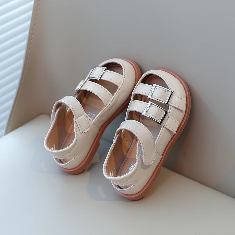 Girls Half Sandals 2024 Spring Summer Fashion New Kids Summer Shoes Leather with Metal Buckles Cut-outs Breathable Popular Soft