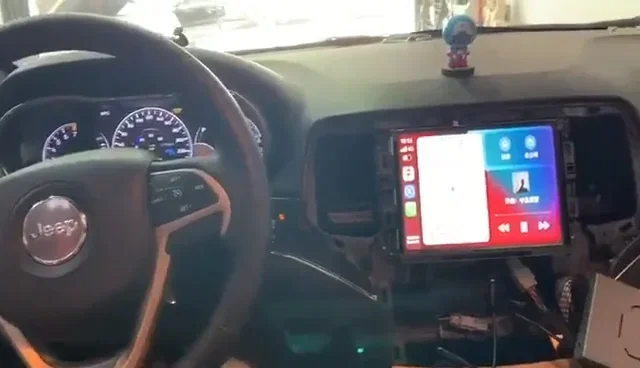 Wireless Apple CarPlay Interface for Jeep Compass 2014-2020 Reverse Camera
