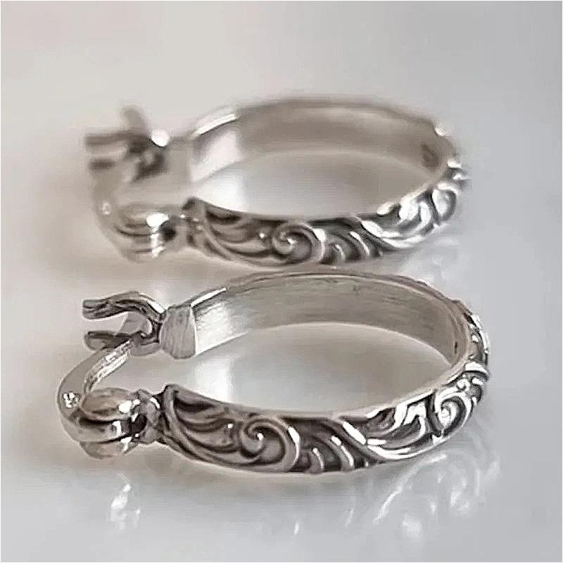 Vintage Klassische Silberfarbene Creolen mit Scrollmuster für Damen, Punk-Stil Mode Party Festival Schmuck Accessoires Geschenk