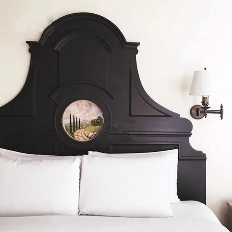 

Retro light luxury small apartment old bedroom special-shaped classical double bed