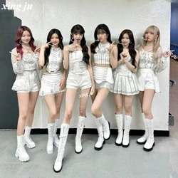 Ropa de grupo Kpop para mujer, traje de cantante coreano, Tops cortos blancos, pantalones cortos con borlas brillantes, traje de baile de Jazz, trajes de escenario de concierto Y2K
