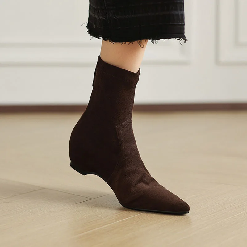 الارتفاع زيادة سليم حذاء من الجلد للنساء أحذية مخملية الصلبة أشار تو الظهر زمم الكعب المتوسط Phoentin FT4246