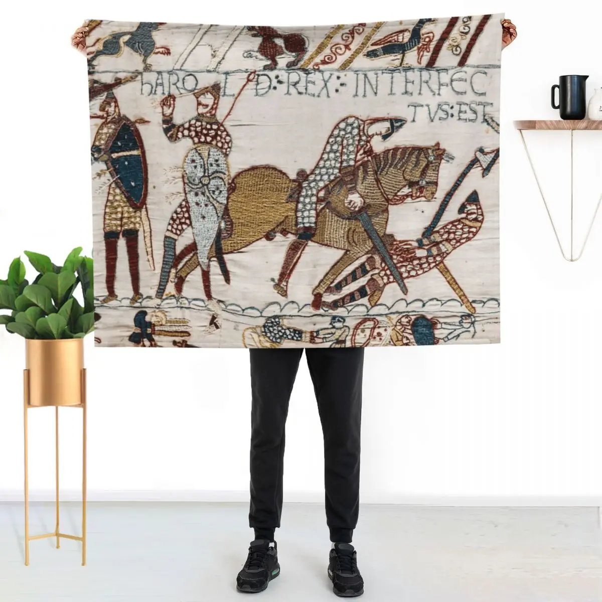 THE BAYEUX TAPESTRY ,The Death of King Harold at Battle of Hastings. Throw Blanket Bed Fashionable Bed linens Tourist Blankets