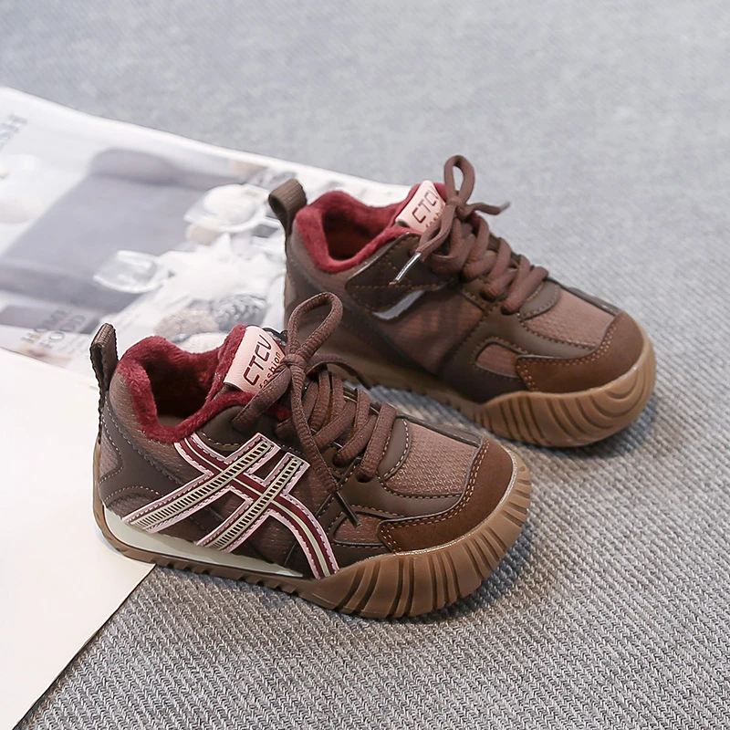 

Зимняя детская спортивная обувь 2025 года, легкая и дышащая спортивная обувь для мальчиков, модная повседневная обувь на мягкой подошве для девочек