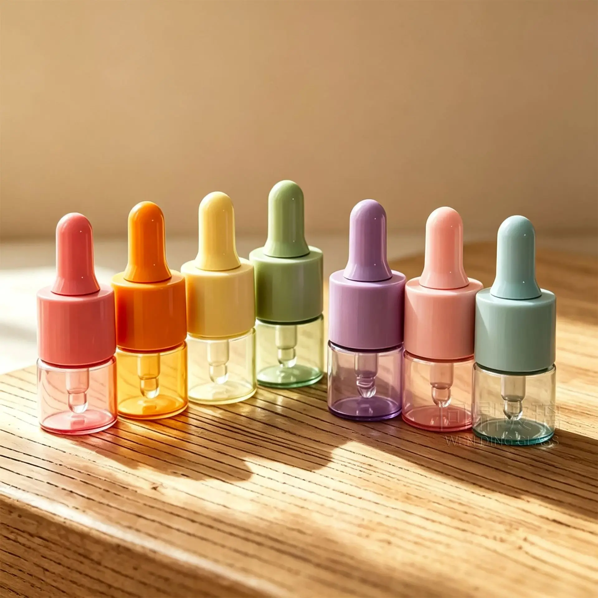 7個入り-カラフルなガラス製ドロッパーボトルセット。5ml-10ml-15mlの容量で、エッセンシャルオイルや化粧品を入れるのに適した、詰め替え可能な容器。ゴム製のキャップ付き。