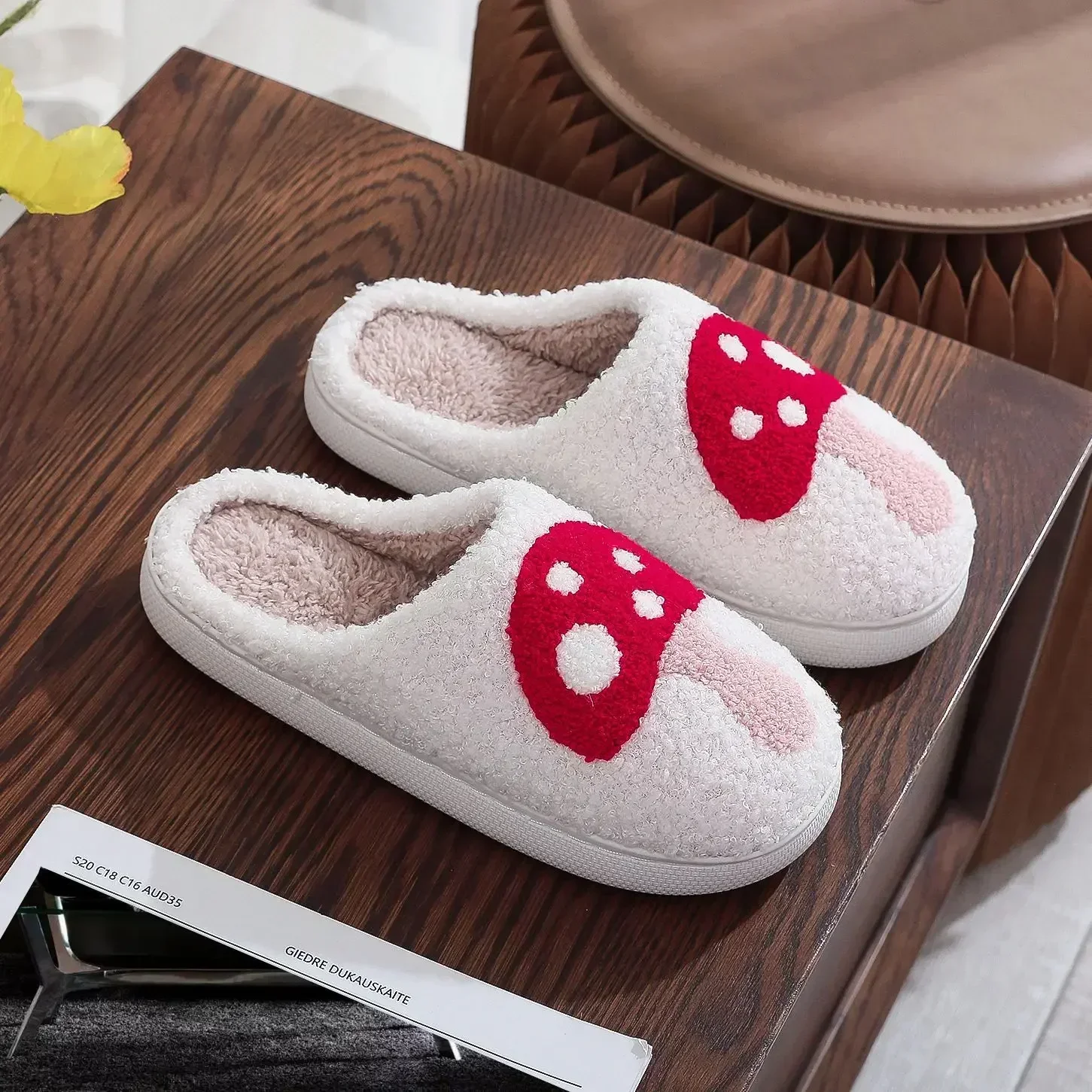 

Cartoon Men Women Universal Slippers New Winter Cute Mushroom Indoor Household Cotton Shoes Plush Warm Couple Casual Shoes