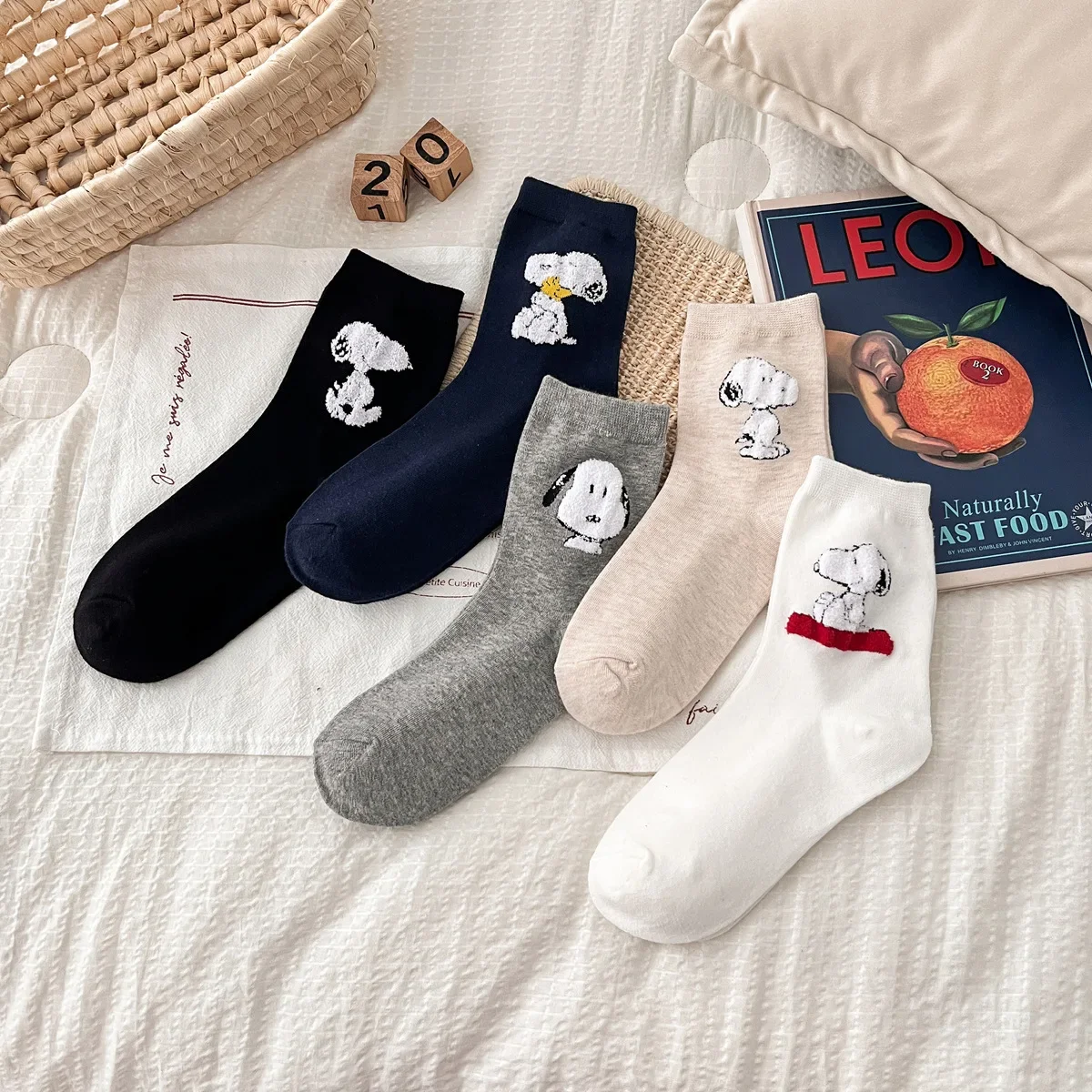 5Pairs Cute Cartoon Anime Pattern Adult Socks Fashionable and Trendy Outdoor Comfortable Combed Combed Cotton Casual Socks Gift
