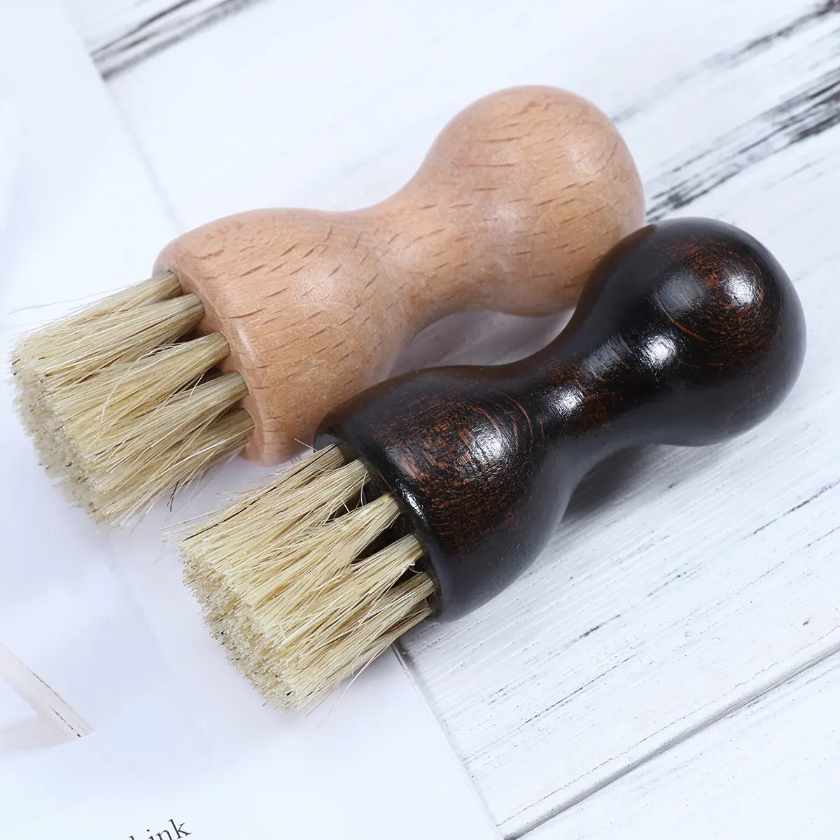 

Набор из 2 щеток для чистки обуви: многофункциональные щетки с натуральной щетиной из свиной щетины, прочная ручка из бука, удобная рукоятка для удаления пыли и полировки ботинок