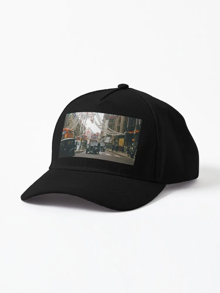 

1940s - Scene from London with Cars and Red Double Decker Buses, Great Britain Cap
