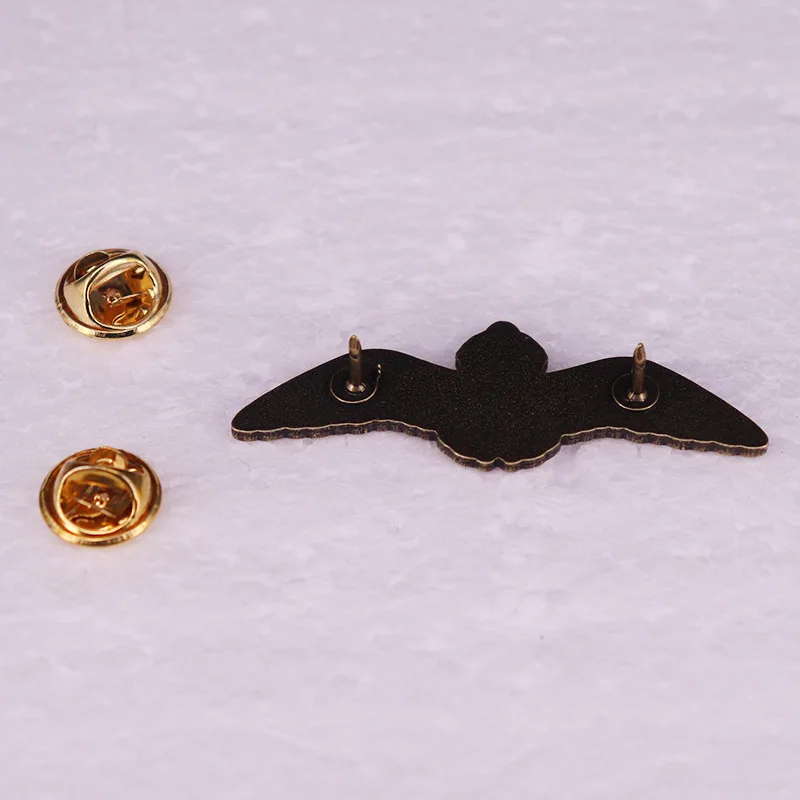 1pc RAF Pilot Wings Enamel Pin Vintage Brass Crown & Laurel Design, Symbol of British Military Honor & Aviation Heritage