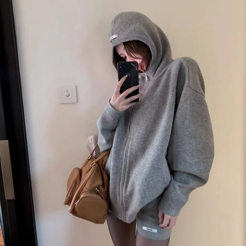 Giapponese 2025 Autunno Inverno Grigio Maglione lavorato a maglia Set a due pezzi Felpe casual Donna Y2k Pantaloncini vintage a vita alta Donna