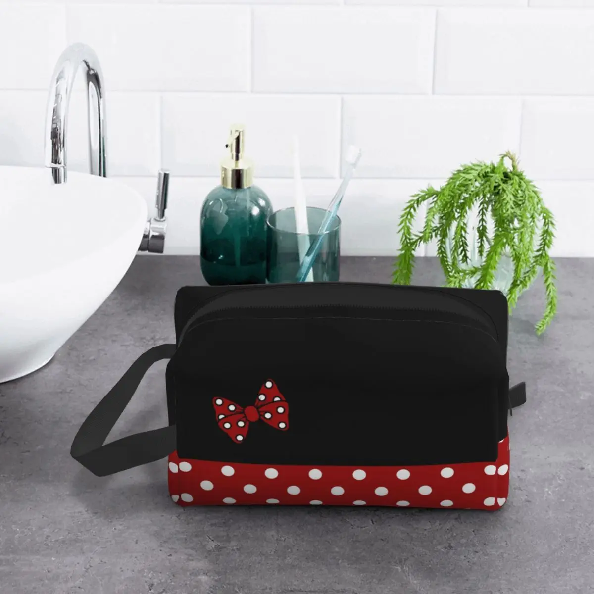 Custom Diy Cute Cartoon Minnie Character borsa da toilette donna Cosmetic Makeup Organizer Lady Beauty Storage Dopp Kit Case