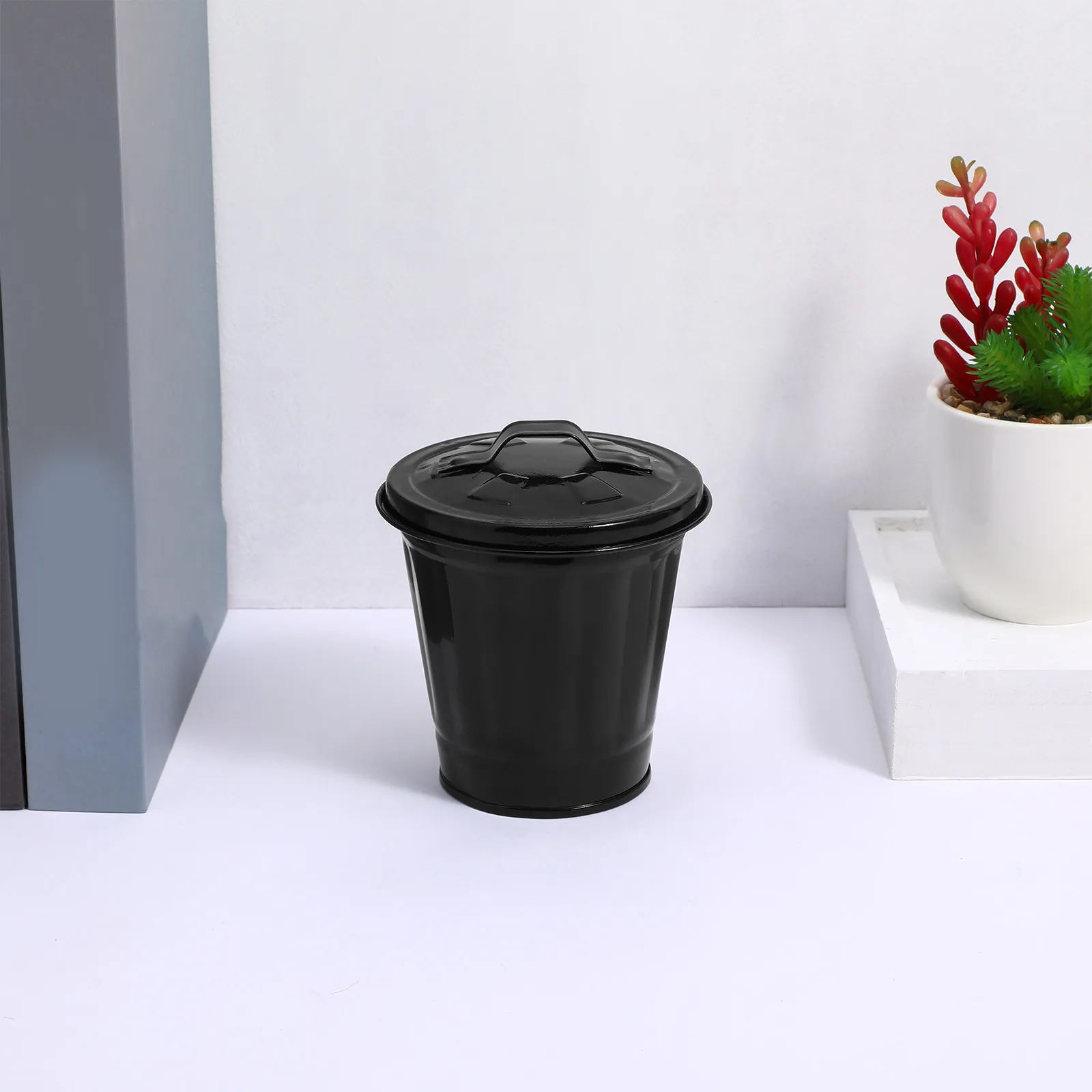 

1 шт. маленькая настольная мусорная корзина с крышкой для кухни, ванной, спальни, для организации пространства на столе, креативная, милая, железная