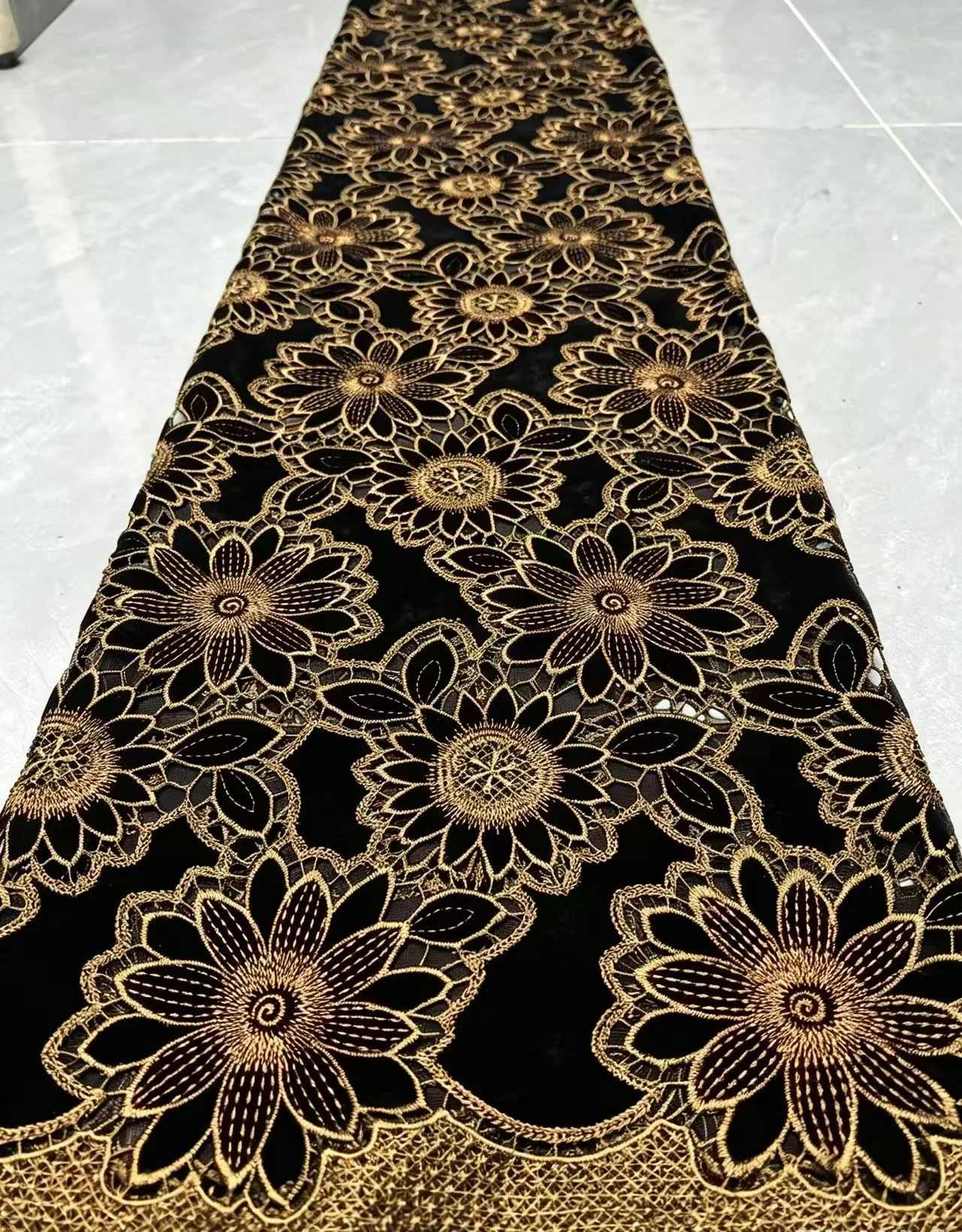 Nigerian Velvet Factory Offers Latest Delicate Best Quality Soft Embroidered Velvet Lace Fabric For Party Evening Dresses M777-1