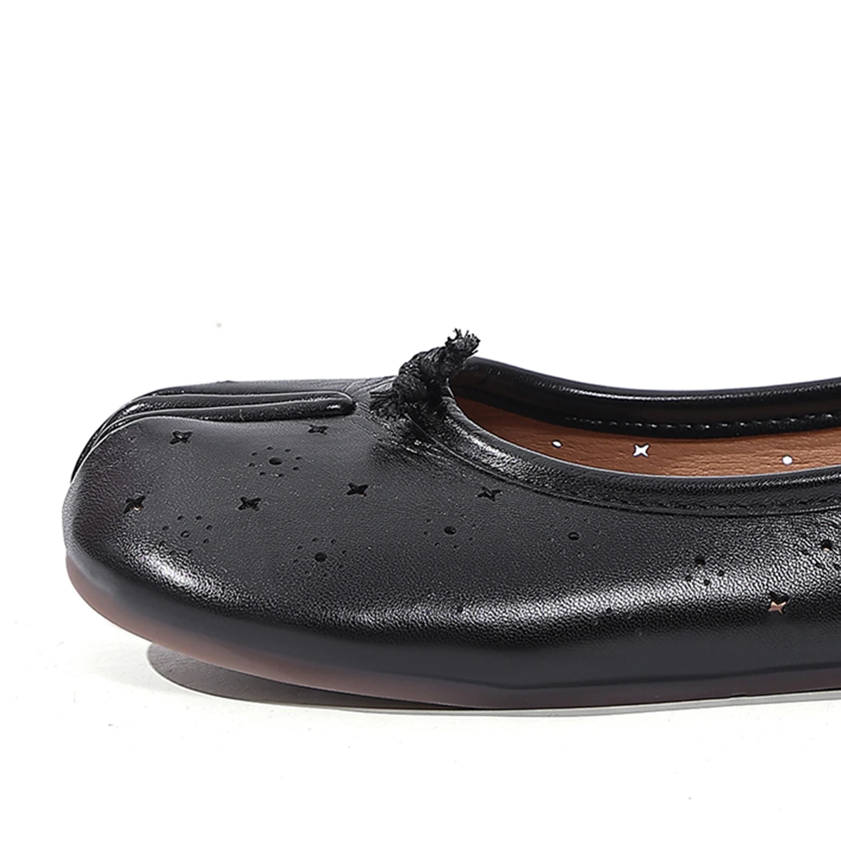 Women Split Toe Ballet Flats Slip On Minimalist Breathable Perforated Flat Shoes Smooth Leather Summer Casual Office Footwear