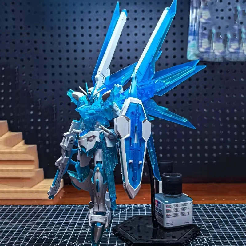 Ice Blue Rising Freedom HG 1/144 Kit Model Perakitan Mech Skema Warna Terbatas Figur Aksi Ornamen Desktop Hadiah Mainan Anak-anak