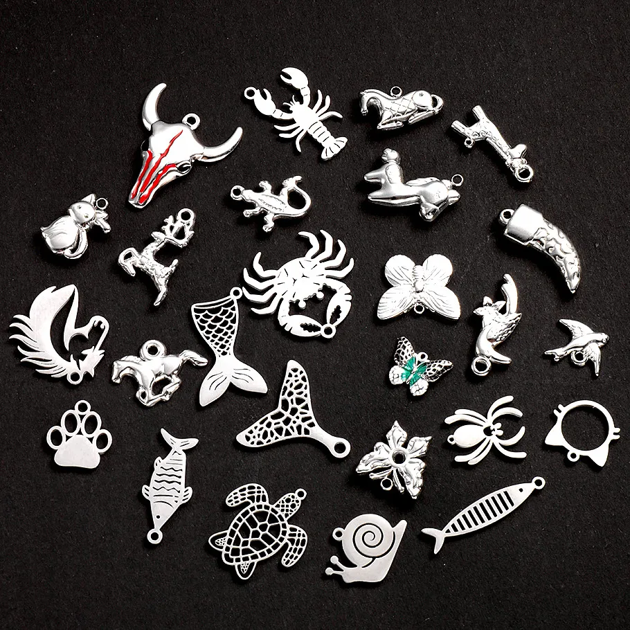 Verschiedene Tieranhänger aus Edelstahl (Gecko, Schmetterling, Pferd) für die Schmuckherstellung, Halsketten, Armbänder, DIY-Zubehör. – Detail 1