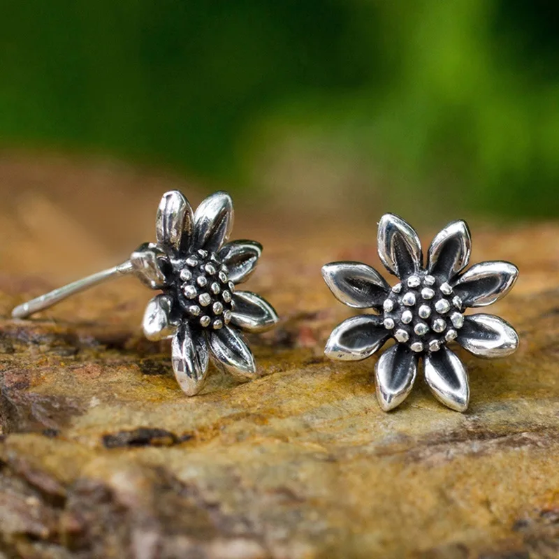 Retro Countryside Sunflower Earrings for Women Antique Silver European American Style Exquisite Jewelry Accessory