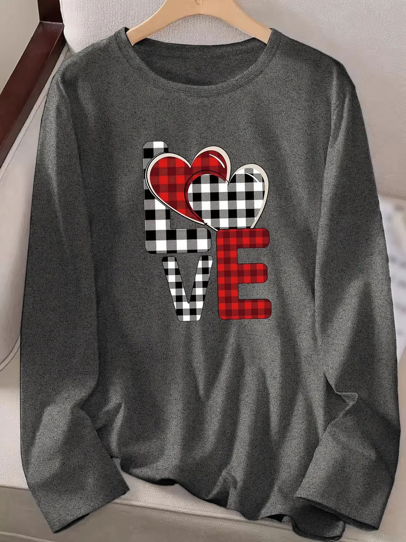 

Women's Valentine's Day Heart Print Long Sleeve T-Shirt - Red & Black Checkered Love Lettering with White Hearts, Round Neck