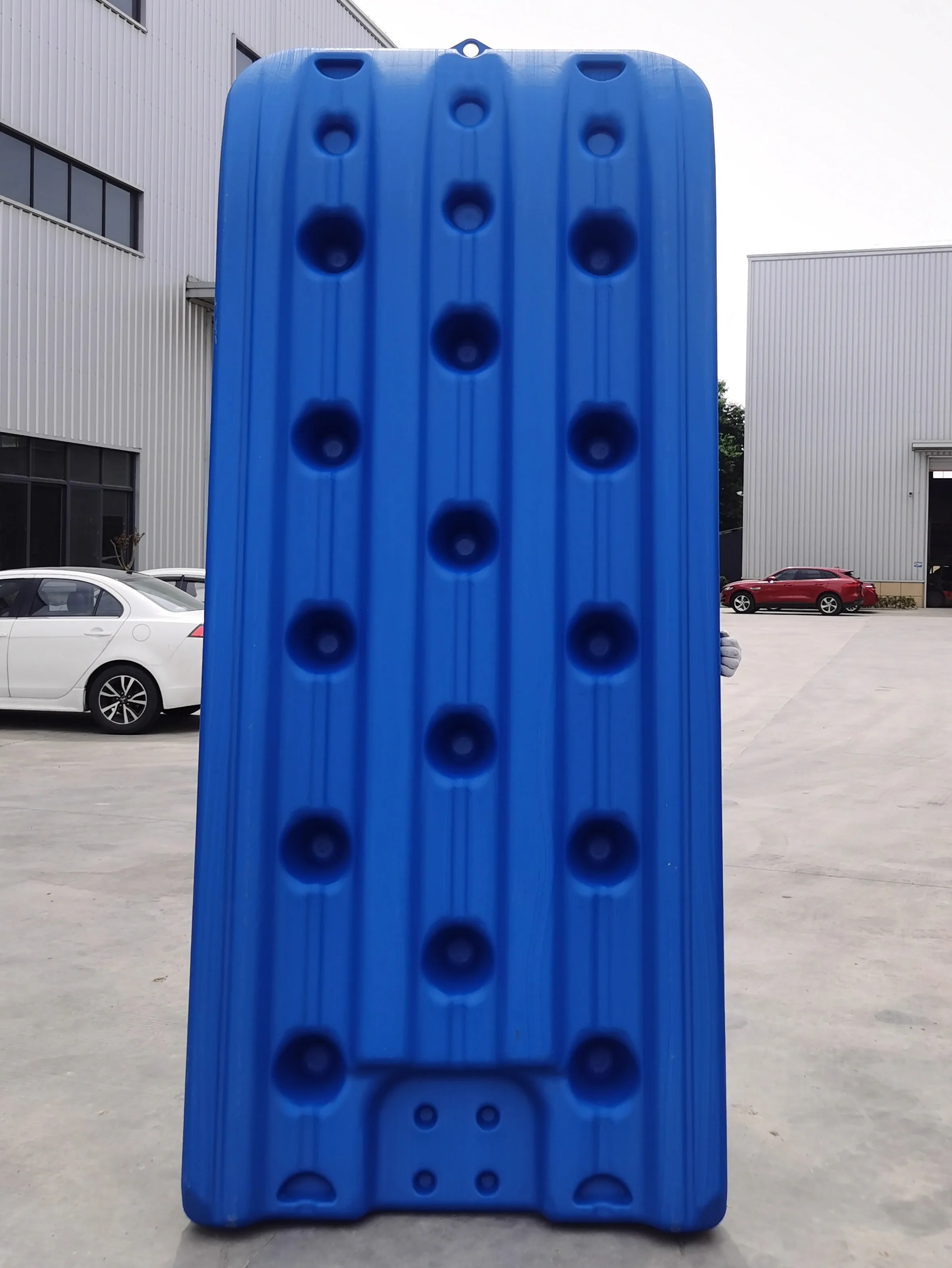 Flat boat fishing  beef tendon plastic  double-layer thickening  molding process aquaculture  has large buoyancy