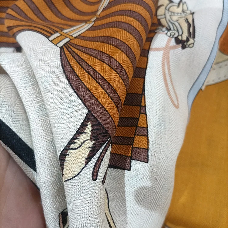 الحرير وشاح من الصوف الشتاء كبير مربع شال رئيس سرق التفاف اليد توالت حواف عصابات للنساء الأوشحة 135 سنتيمتر الحصان طباعة #4