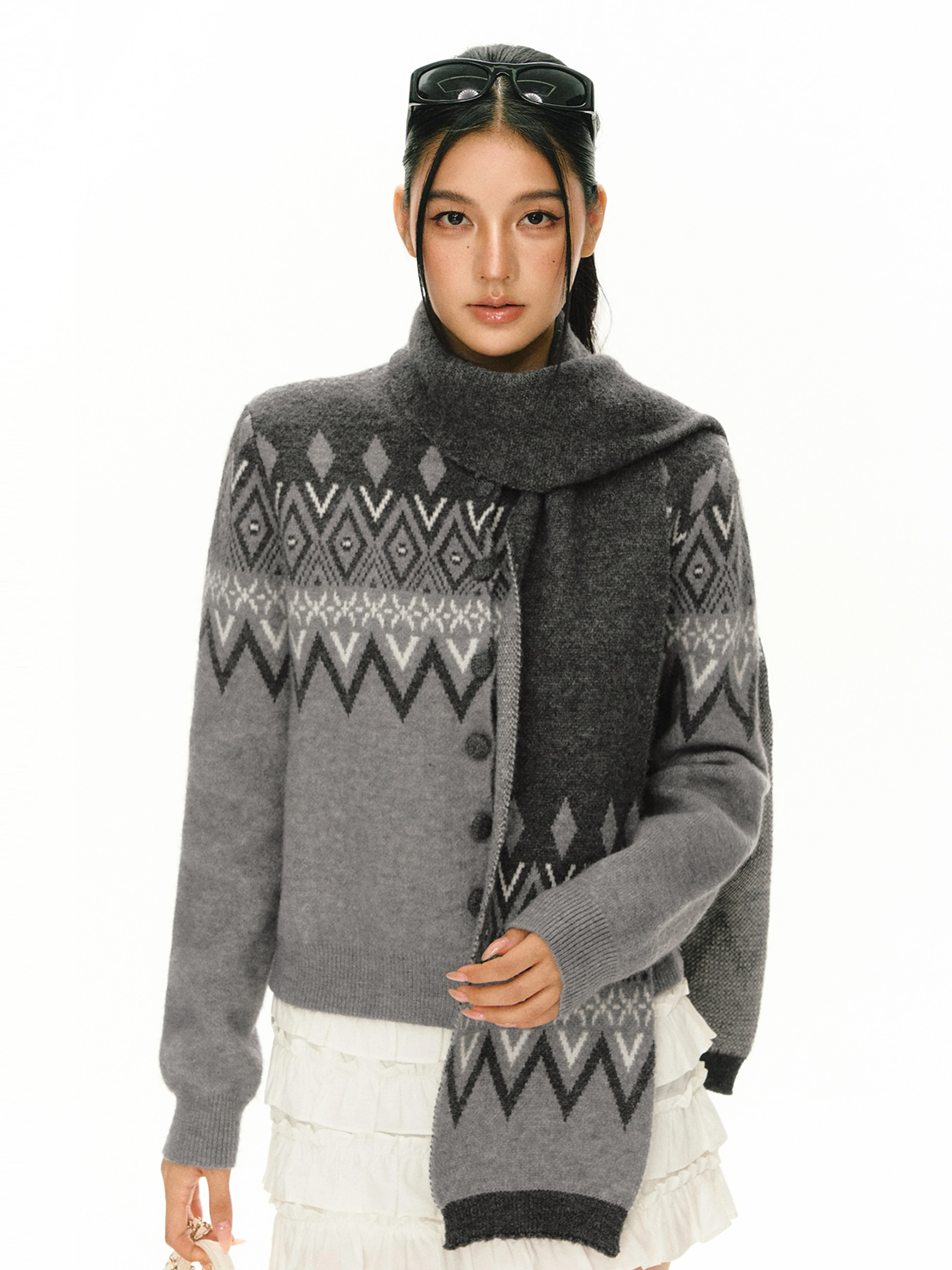 Ariseism American Retro Style Women's Sweater Autumn New Soft Knitted Top with Flower Pattern Regular Fit Long Sleeve Cardigan